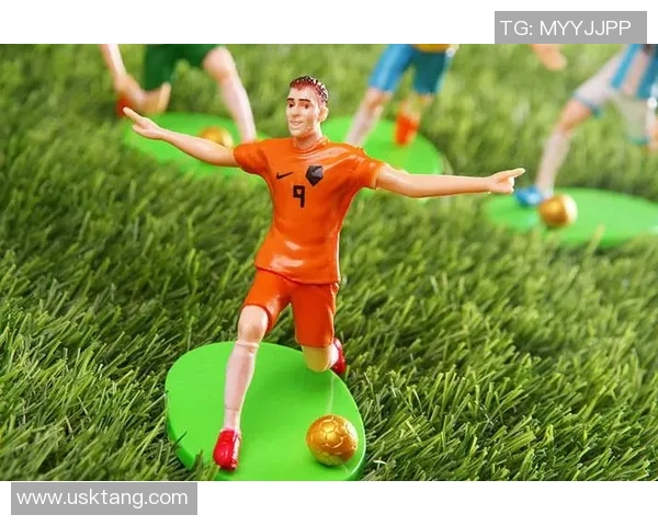 男生足球明星公仔的魅力与收藏价值探讨 男生足球明星公仔的魅力与收藏价值探讨