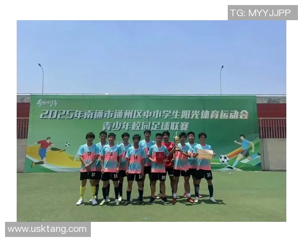 从小球场到世界舞台足球明星们的儿时梦想与奋斗历程 从小球场到世界舞台足球明星们的儿时梦想与奋斗历程